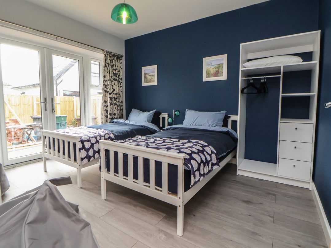 Mike’s Place On The Cove