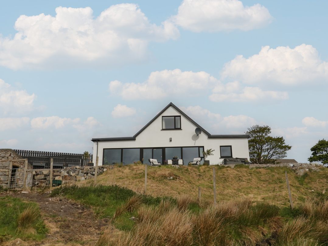 Hanowen  House