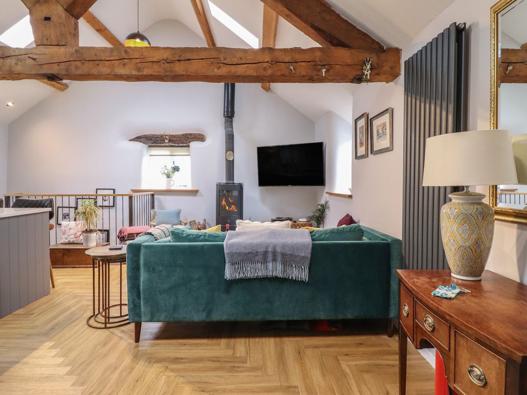 The Old Cartshed | Yr Hen Gwt Cart