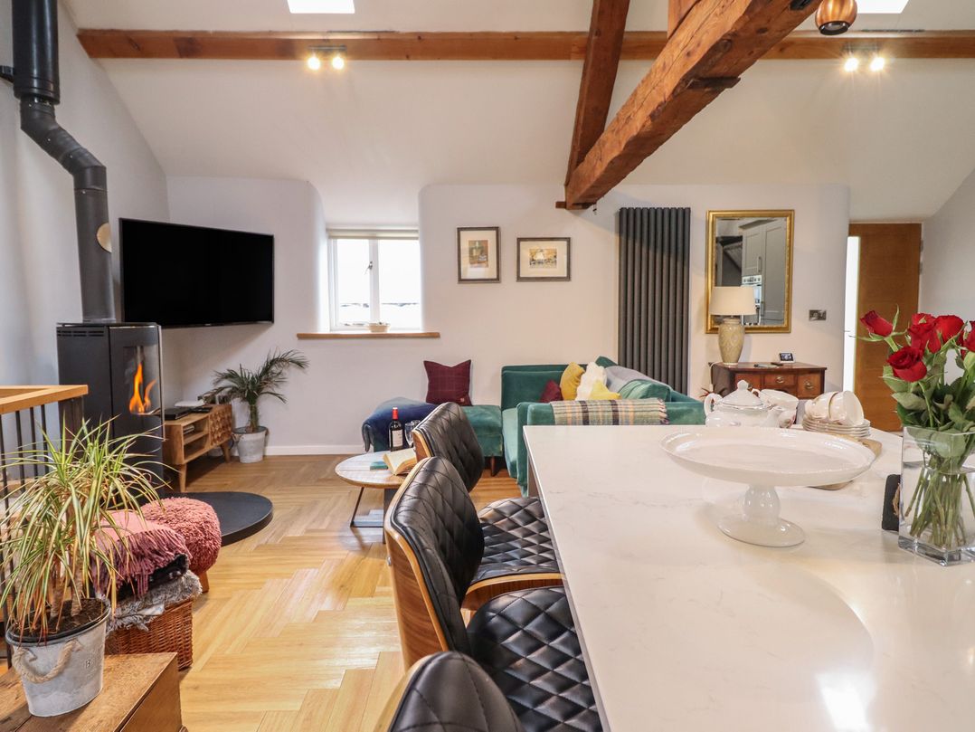 The Old Cartshed | Yr Hen Gwt Cart