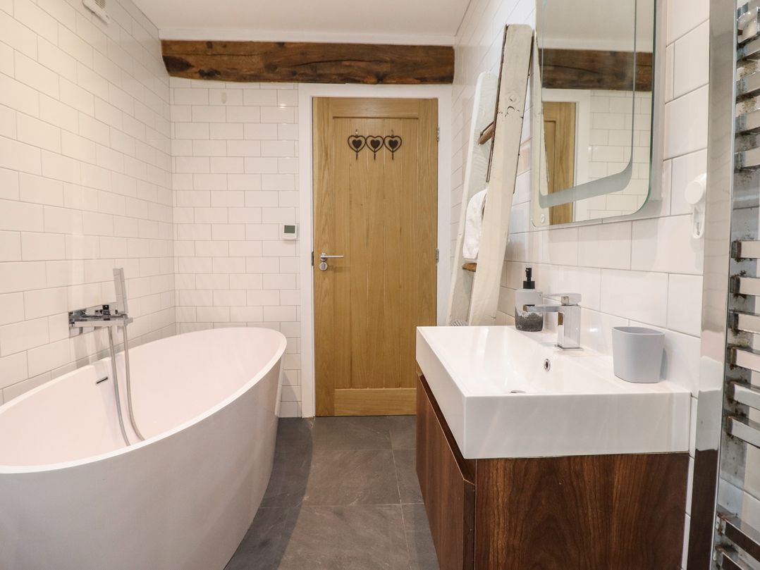 The Old Cartshed | Yr Hen Gwt Cart