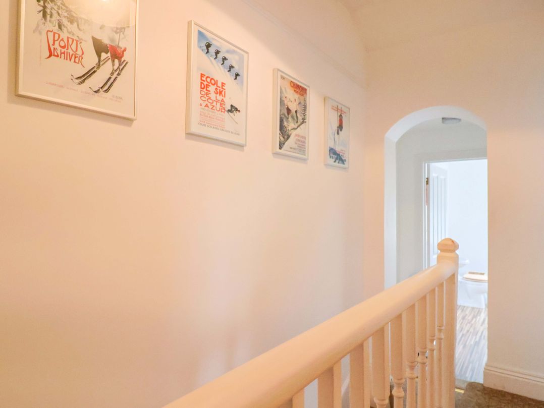 4 Peaslands Road