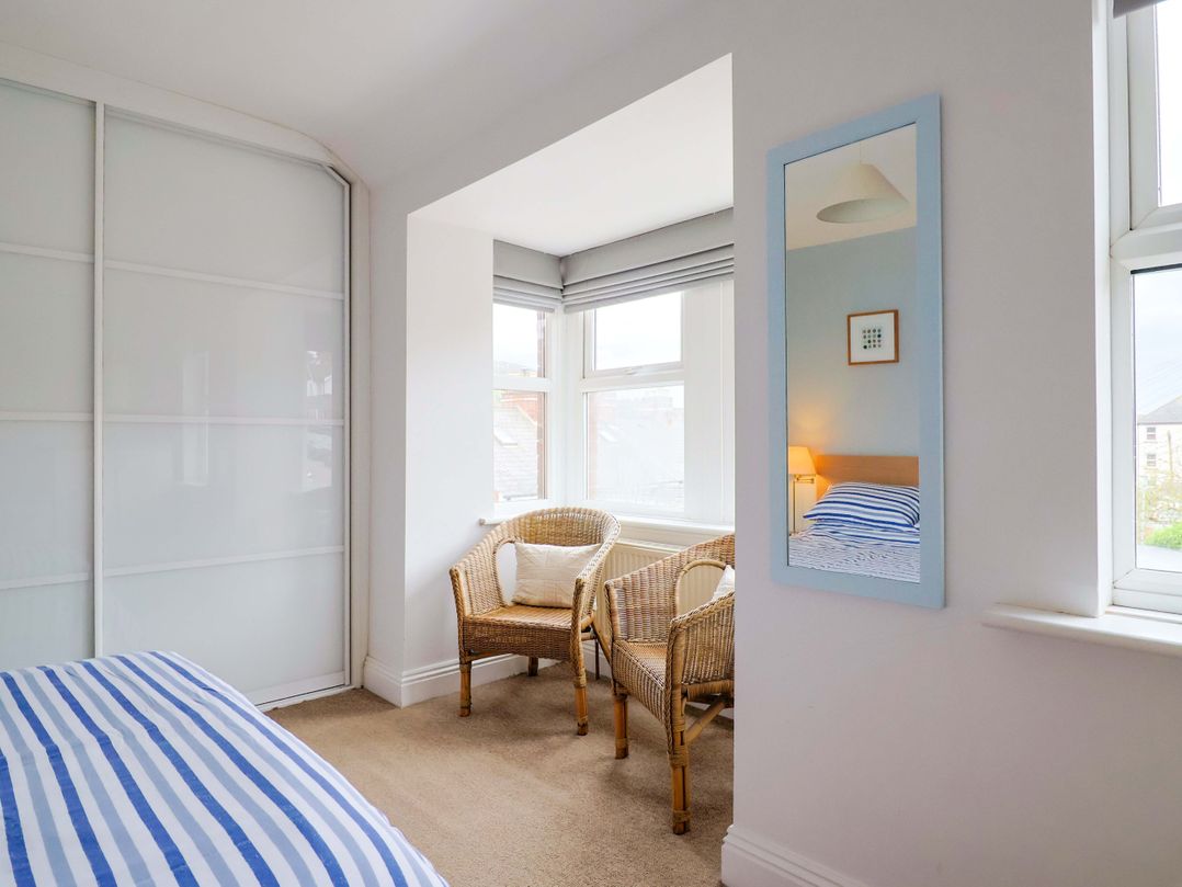 4 Peaslands Road