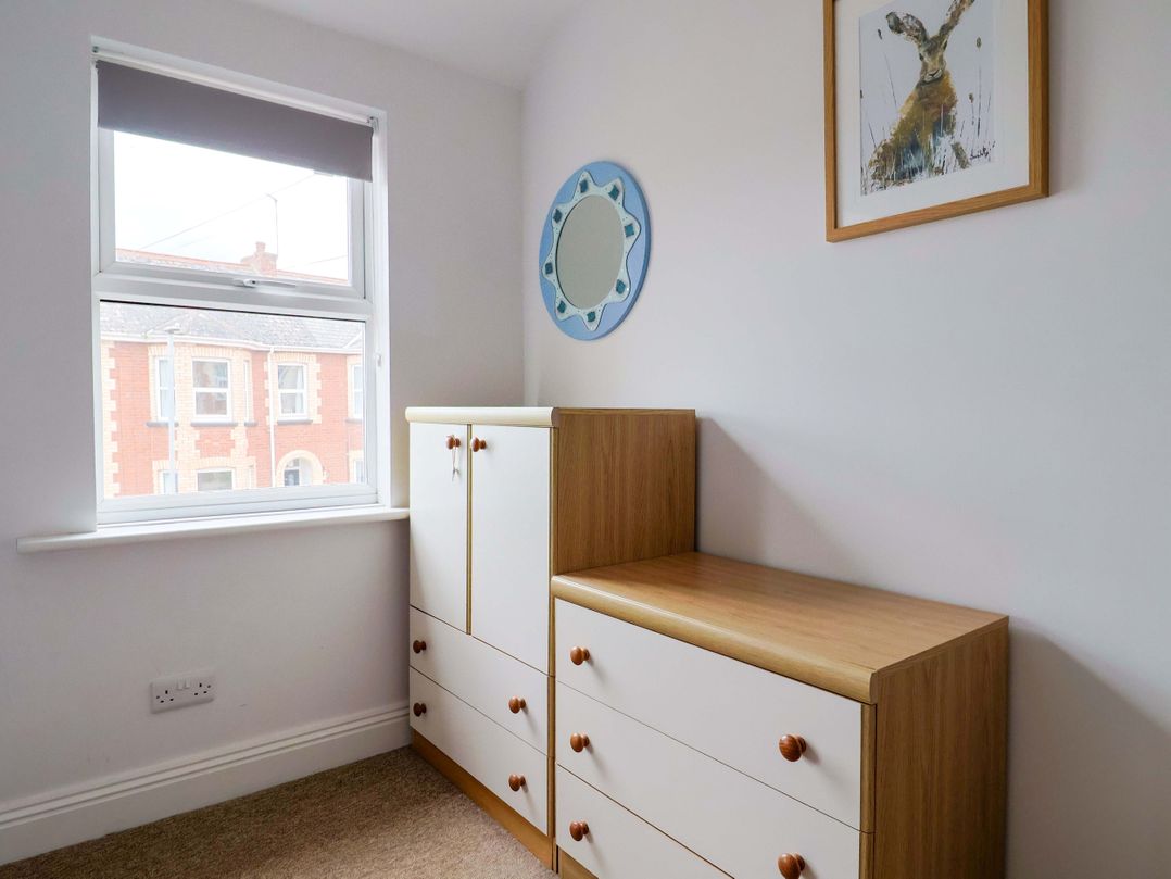 4 Peaslands Road