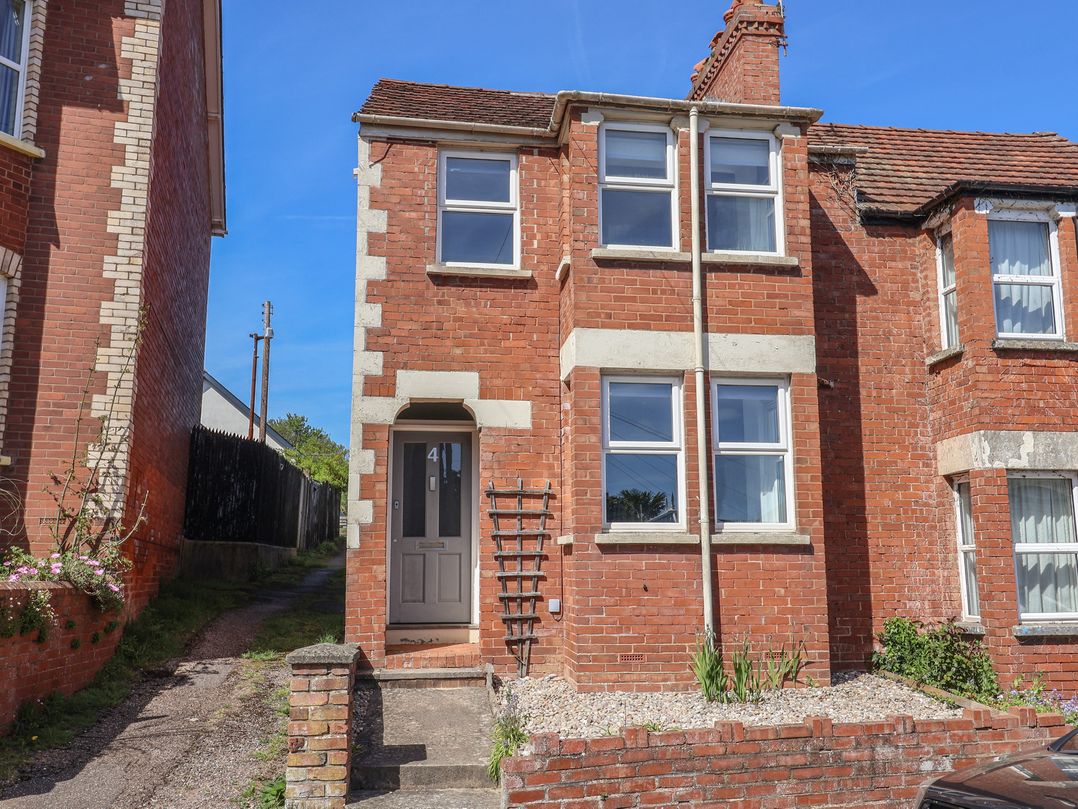 4 Peaslands Road