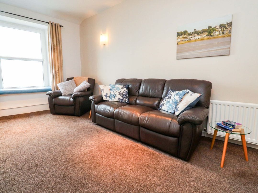 Flat 2, Dorstan