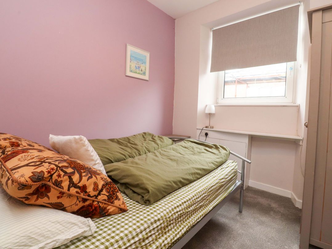 Flat 2, Dorstan