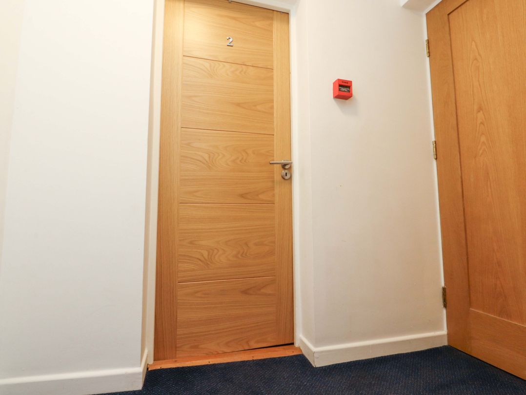 Flat 2, Dorstan