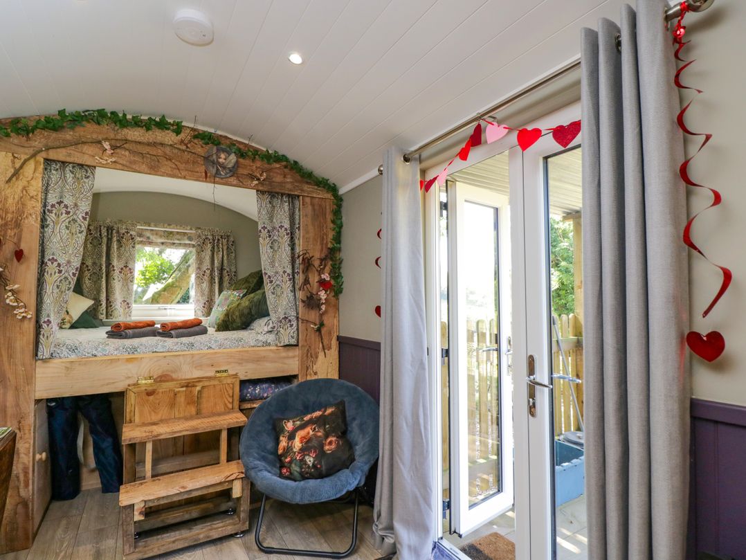 Valley View Shepherd's Hut