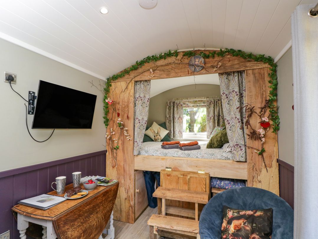 Valley View Shepherd's Hut