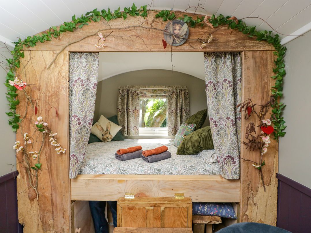 Valley View Shepherd's Hut