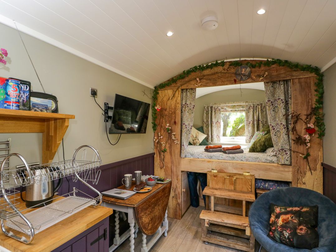 Valley View Shepherd's Hut