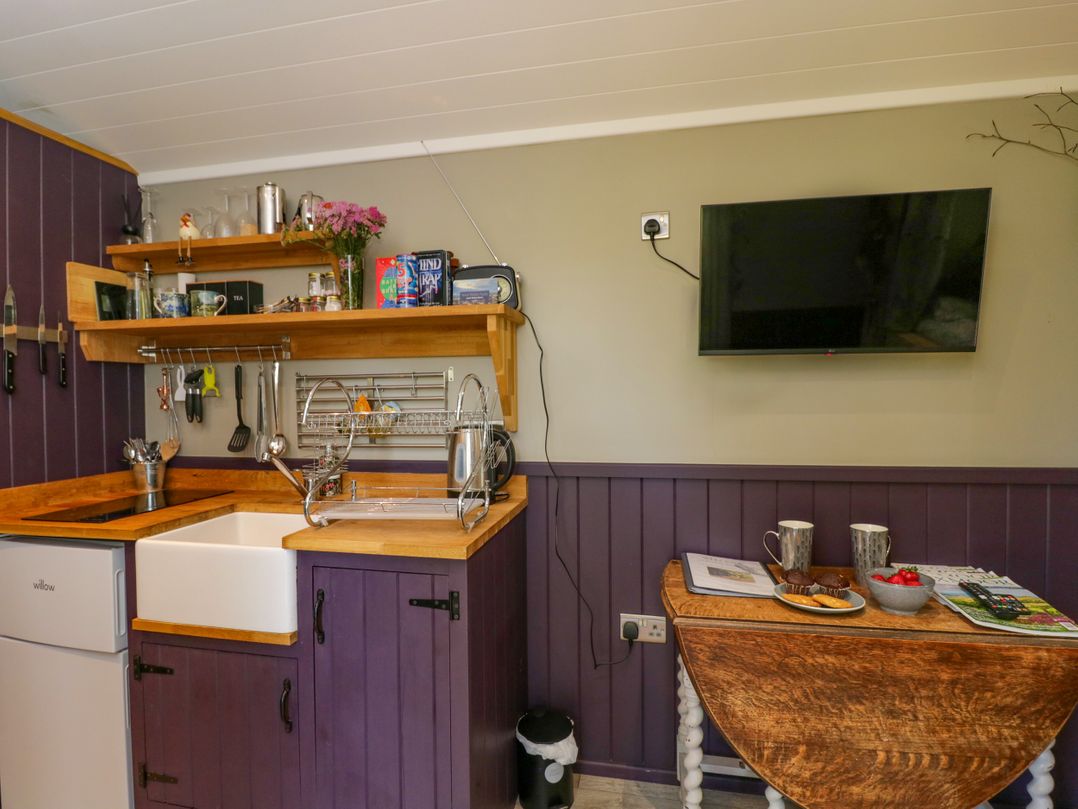 Valley View Shepherd's Hut