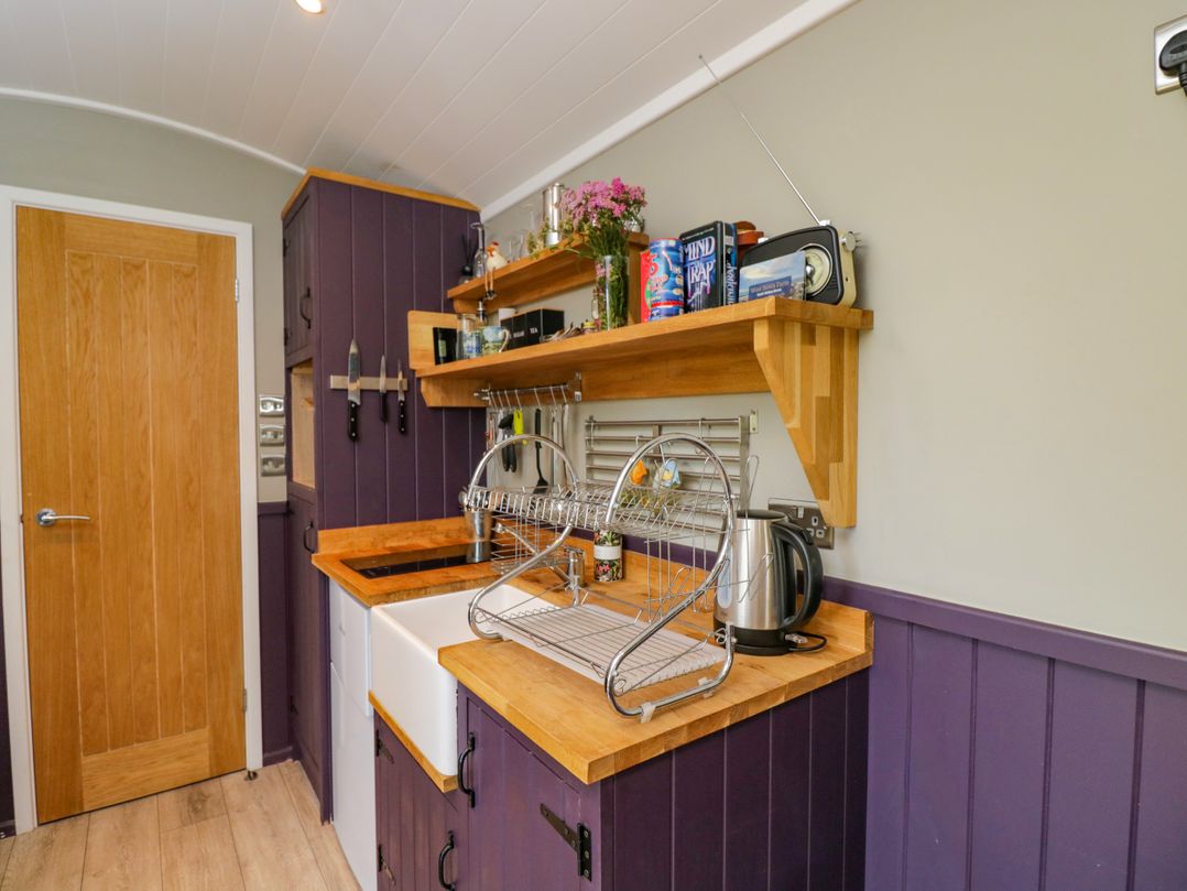 Valley View Shepherd's Hut
