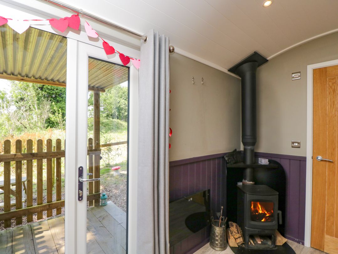 Valley View Shepherd's Hut