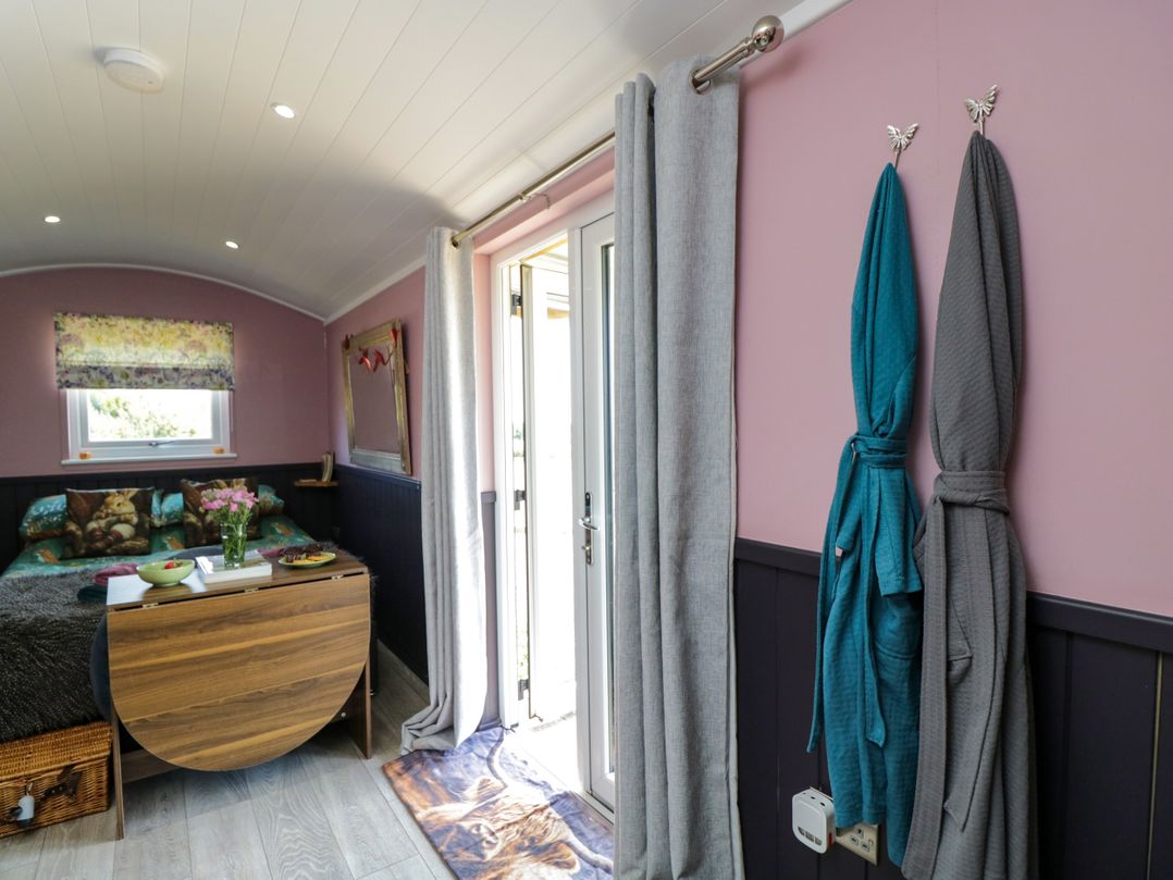 Hares Hideaway Shepherd's Hut
