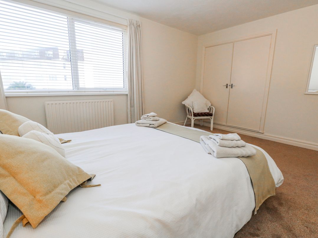 Flat 17 Golden Gates