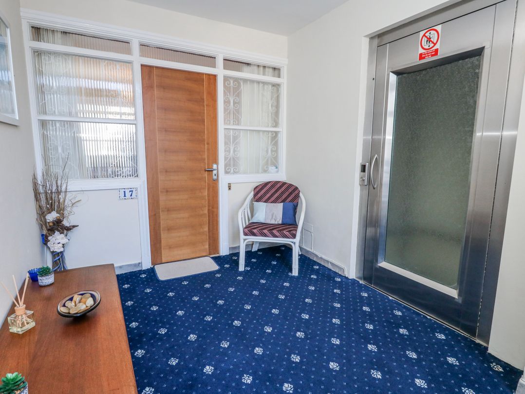 Flat 17 Golden Gates