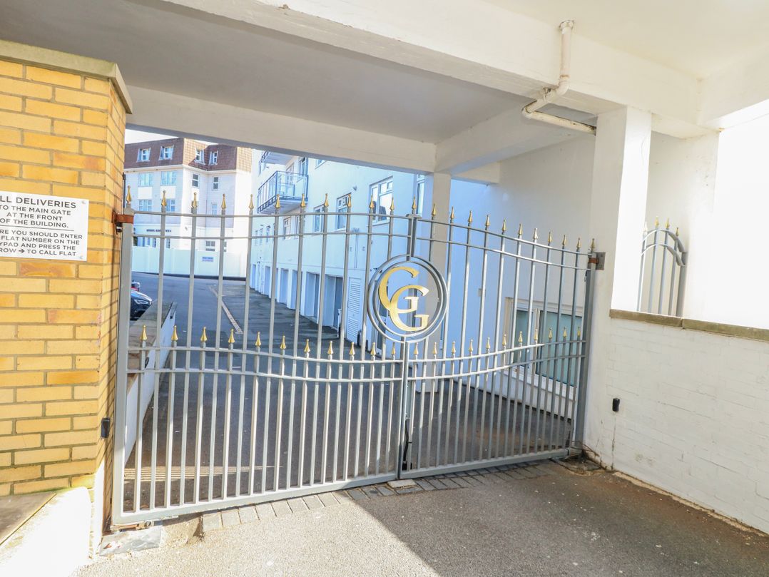 Flat 17 Golden Gates