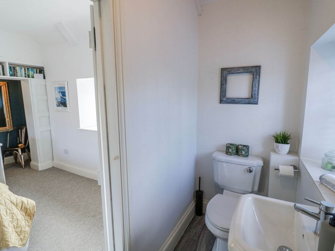 Halliday’s Cottages - The Folly