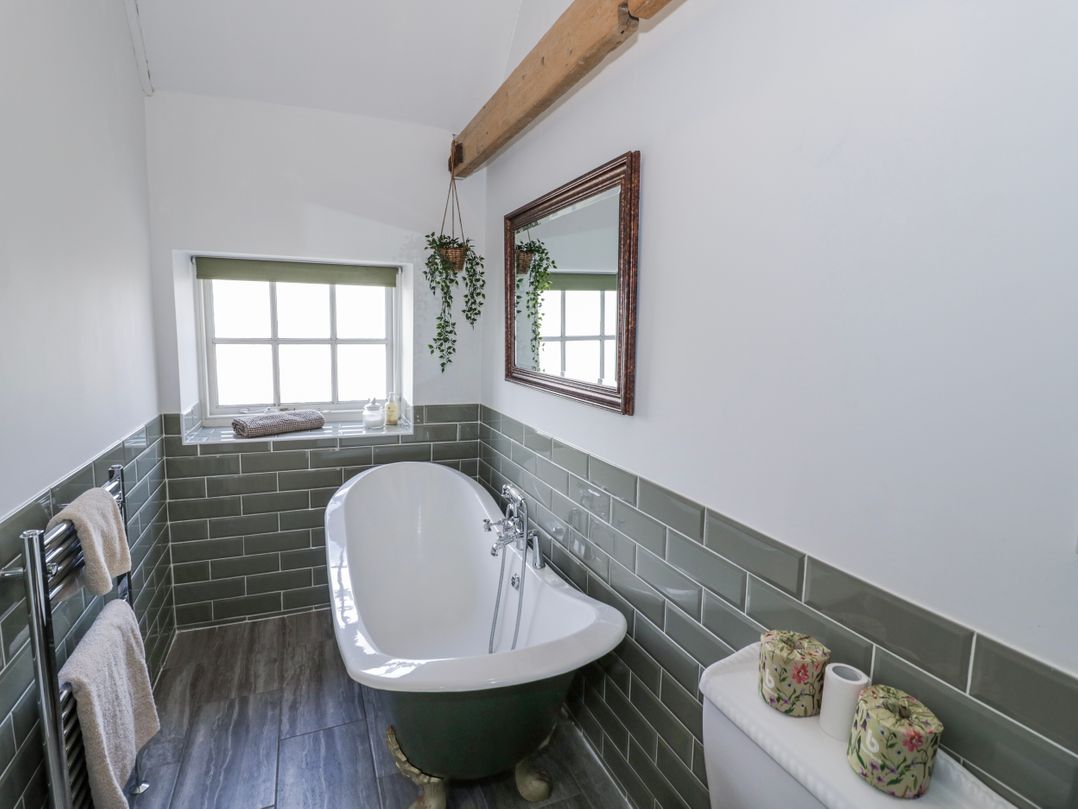 Halliday’s Cottages - The Folly