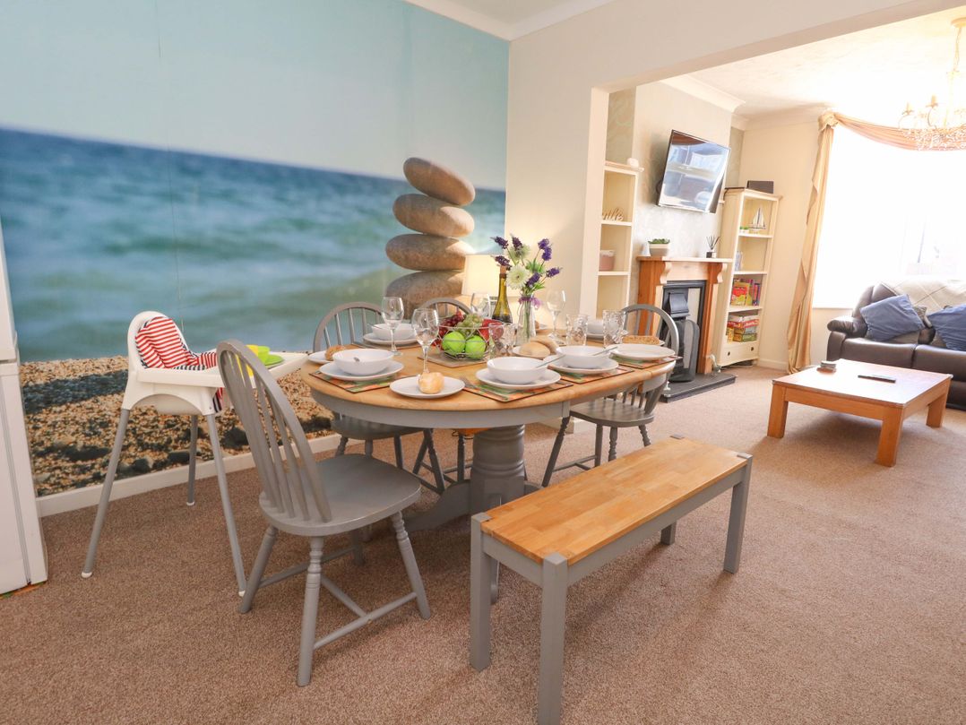 Home from Home near the Sea