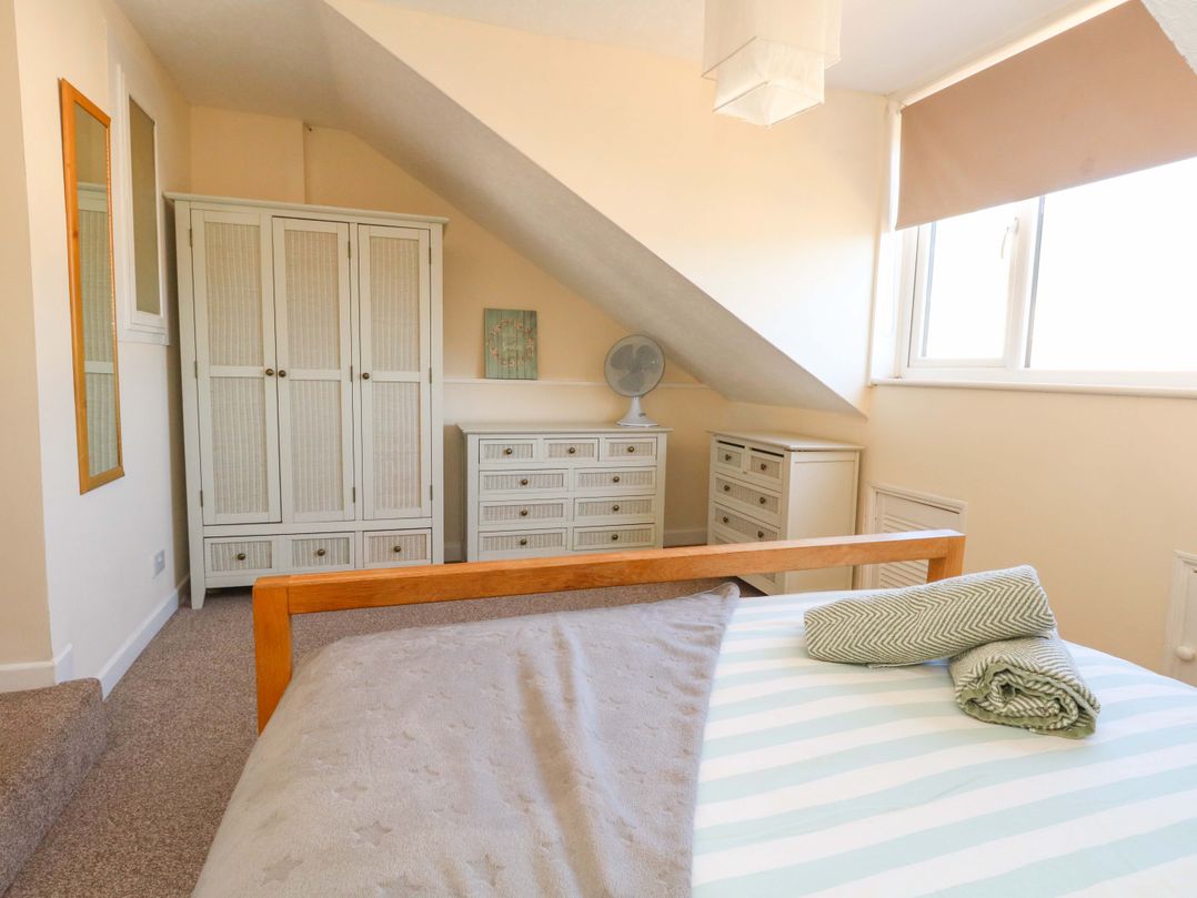 Home from Home near the Sea