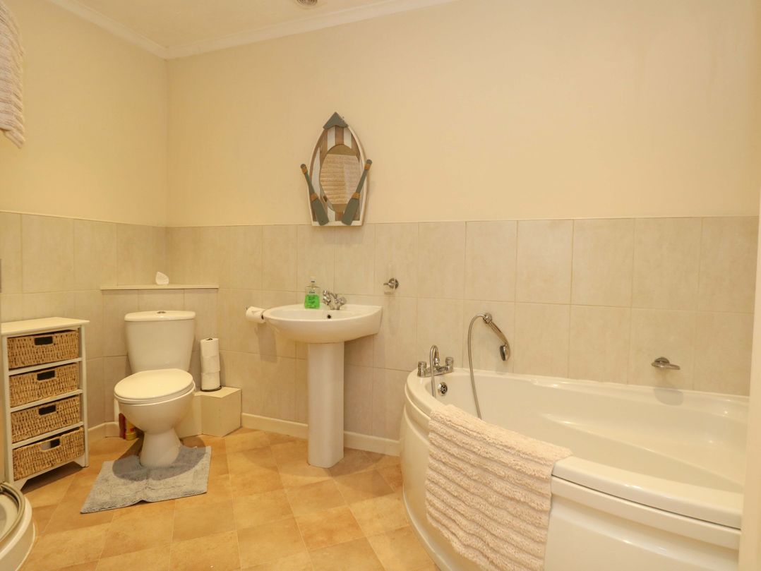 Home from Home near the Sea