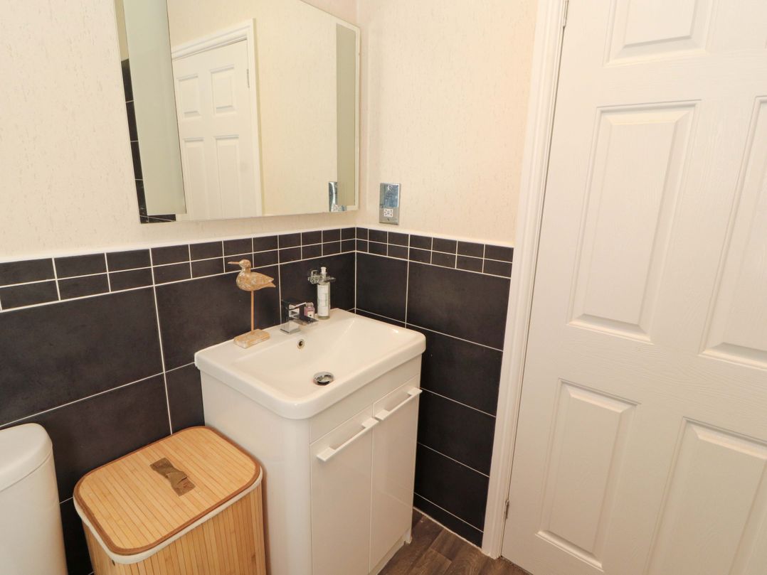 Jodene Lodge, Redwood 2