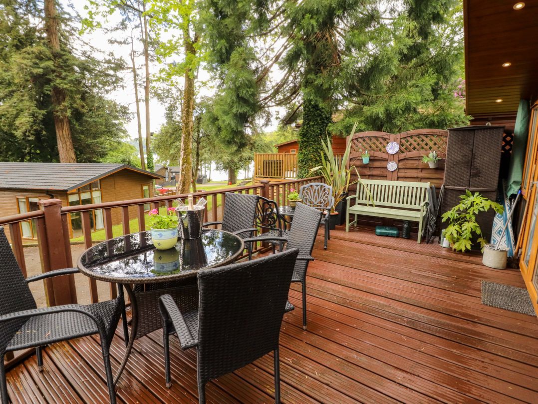 Jodene Lodge, Redwood 2