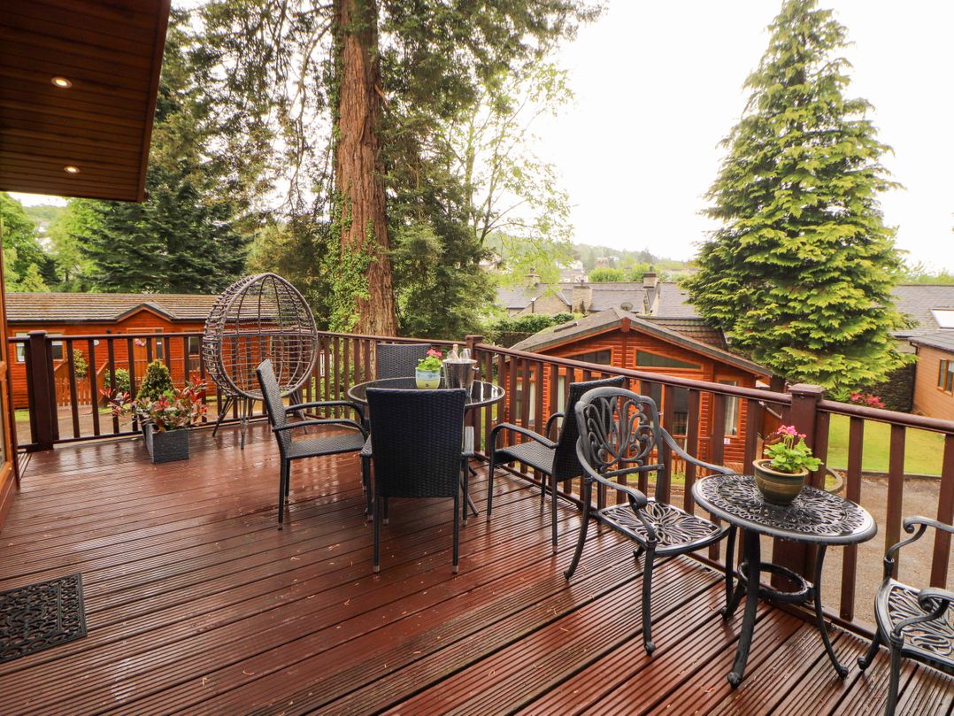 Jodene Lodge, Redwood 2