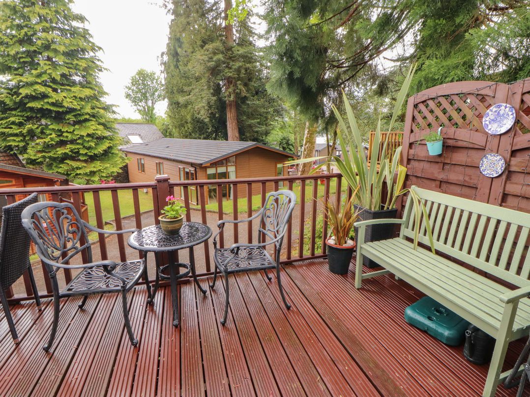 Jodene Lodge, Redwood 2
