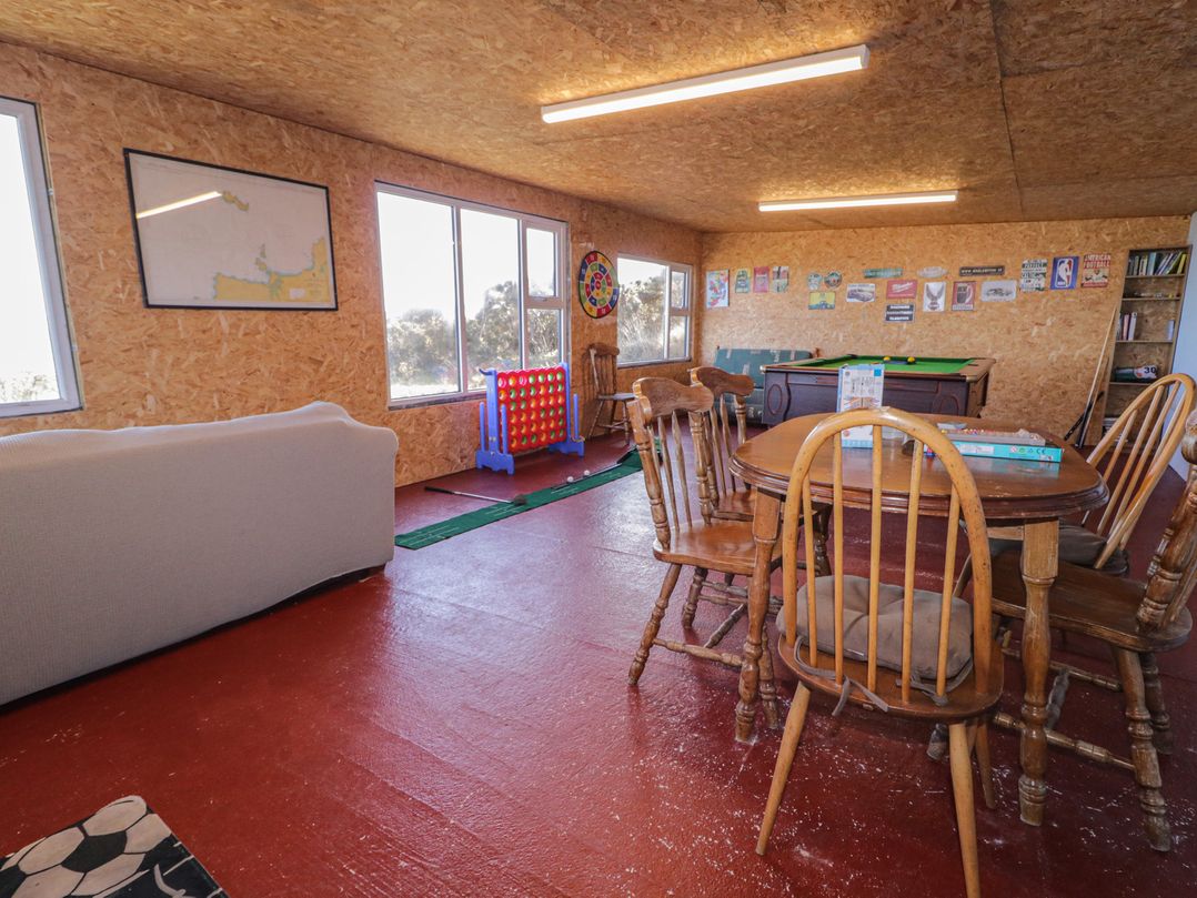 Cabin 9 Inis Beag
