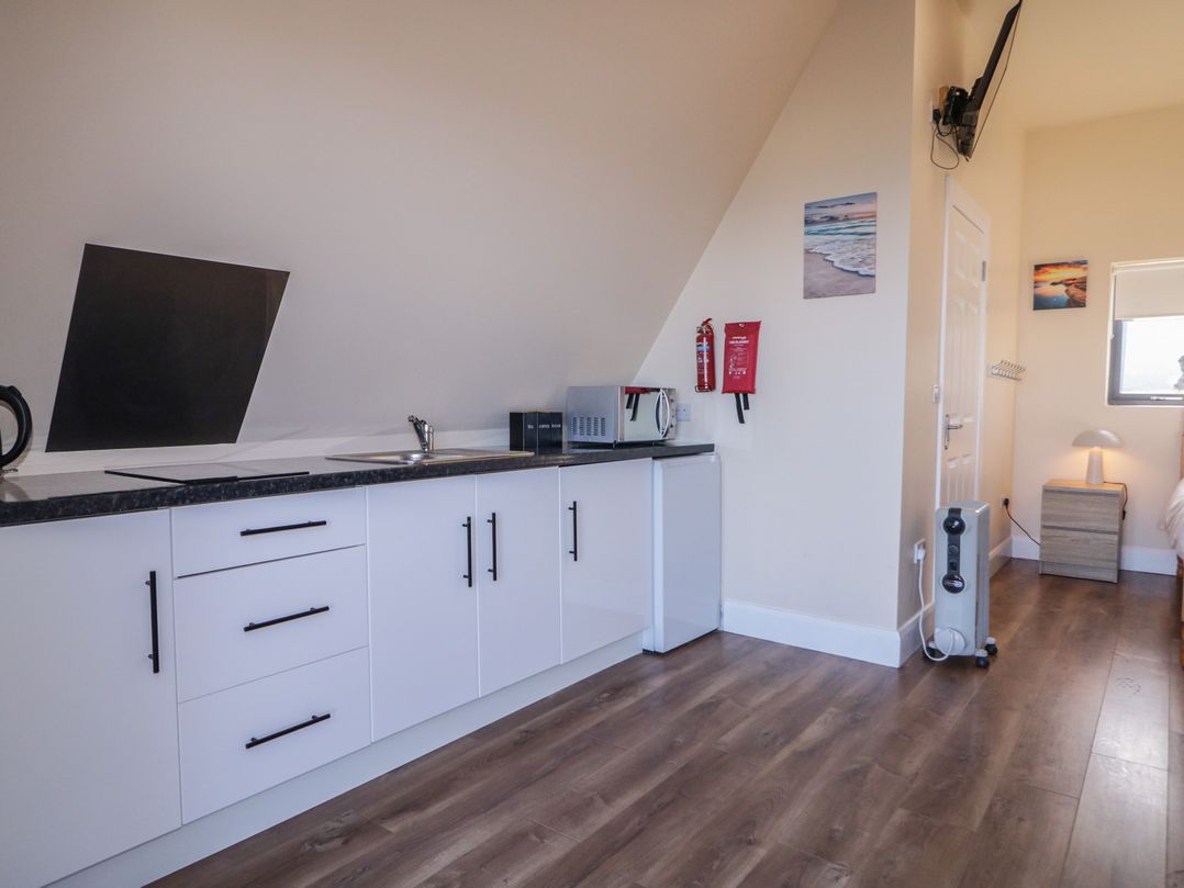 Cabin 10 Inis Bo Finne