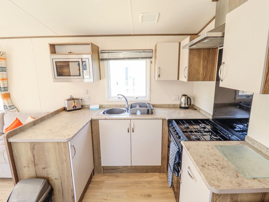 39 Larch View with hot tub