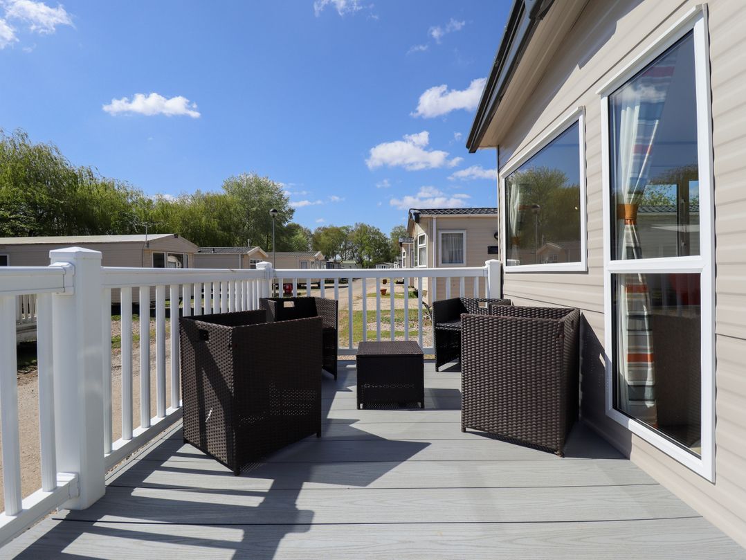 39 Larch View with hot tub