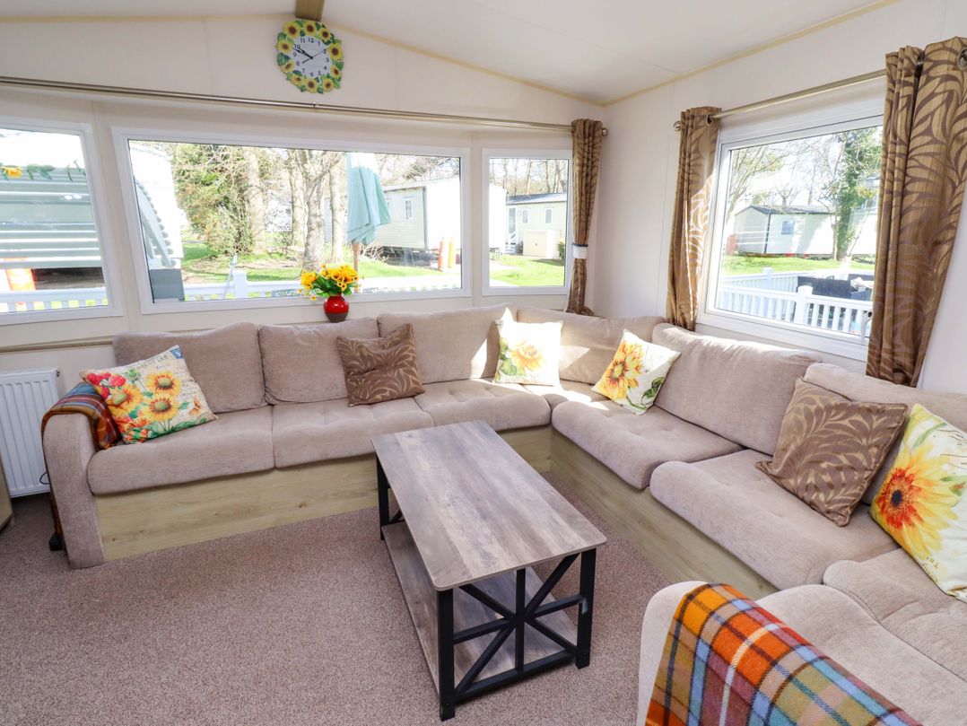 Sunflower Retreat, Caravan 61