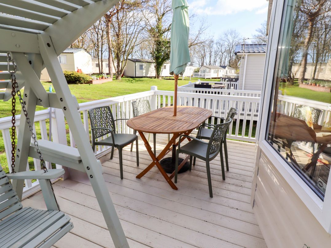 Sunflower Retreat, Caravan 61