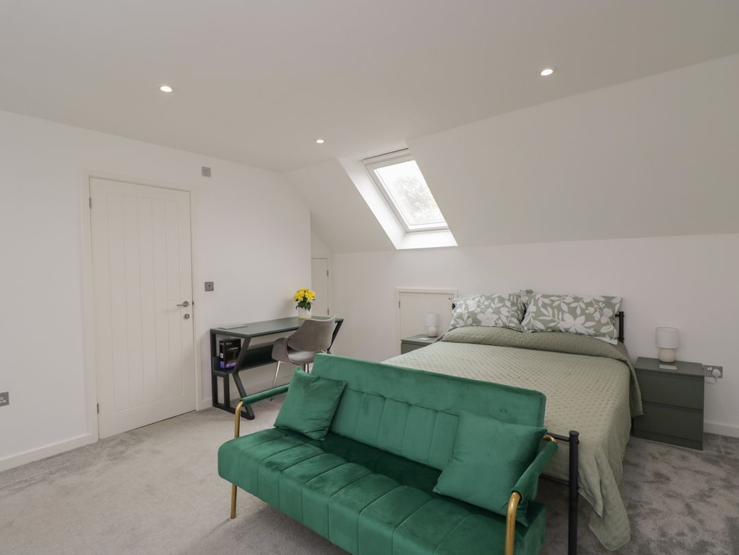 1 Brunel  Court