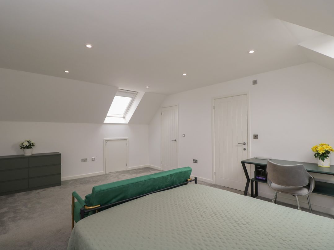 1 Brunel  Court