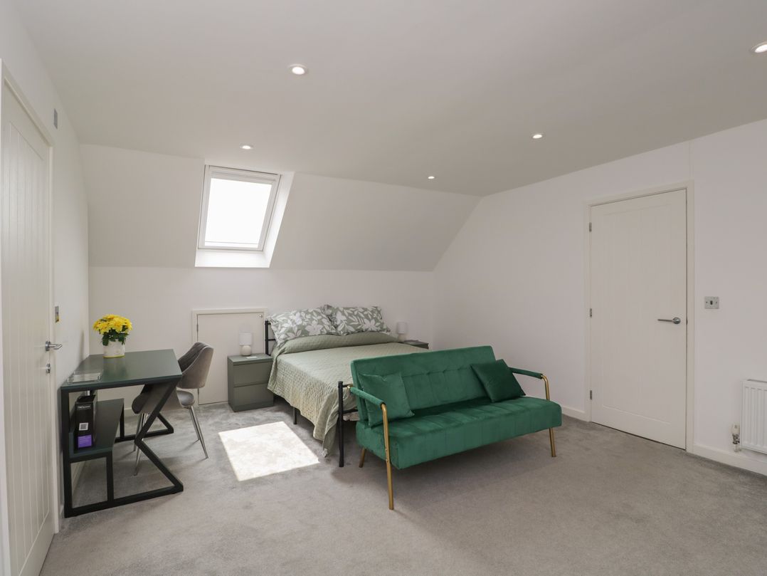 1 Brunel  Court