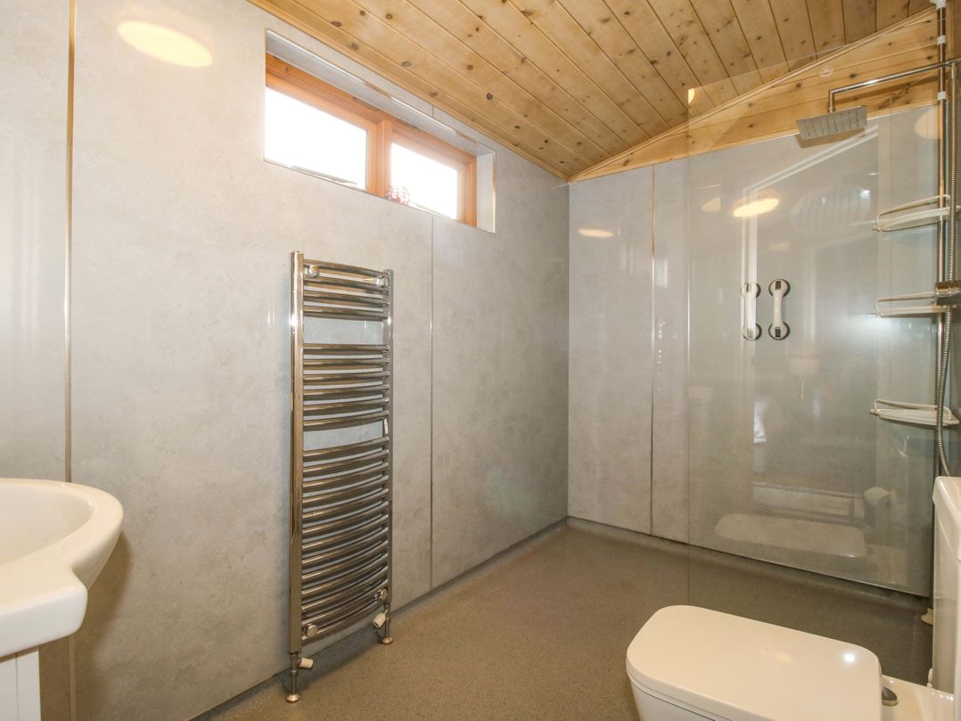 No.14 Astbury Falls Luxury Retreat