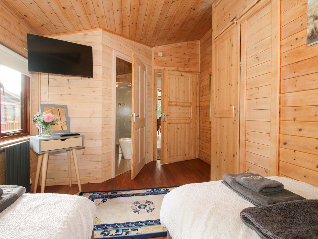 No.14 Astbury Falls Luxury Retreat