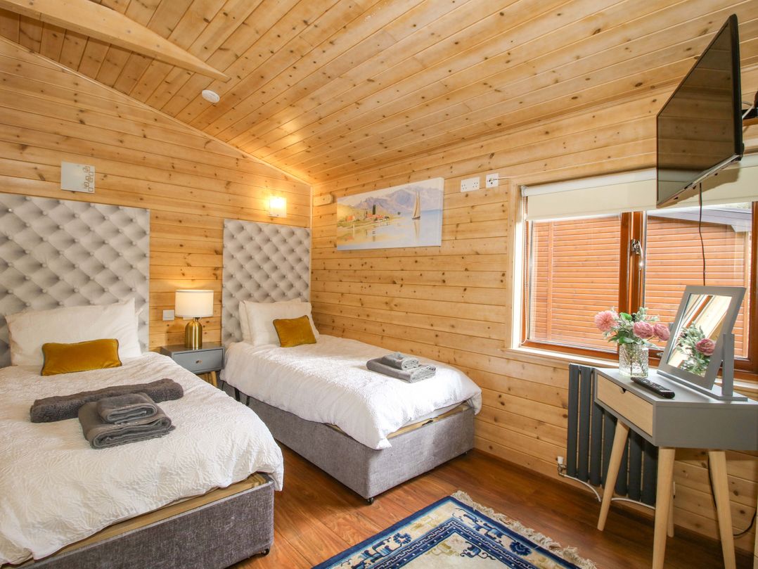 No.14 Astbury Falls Luxury Retreat