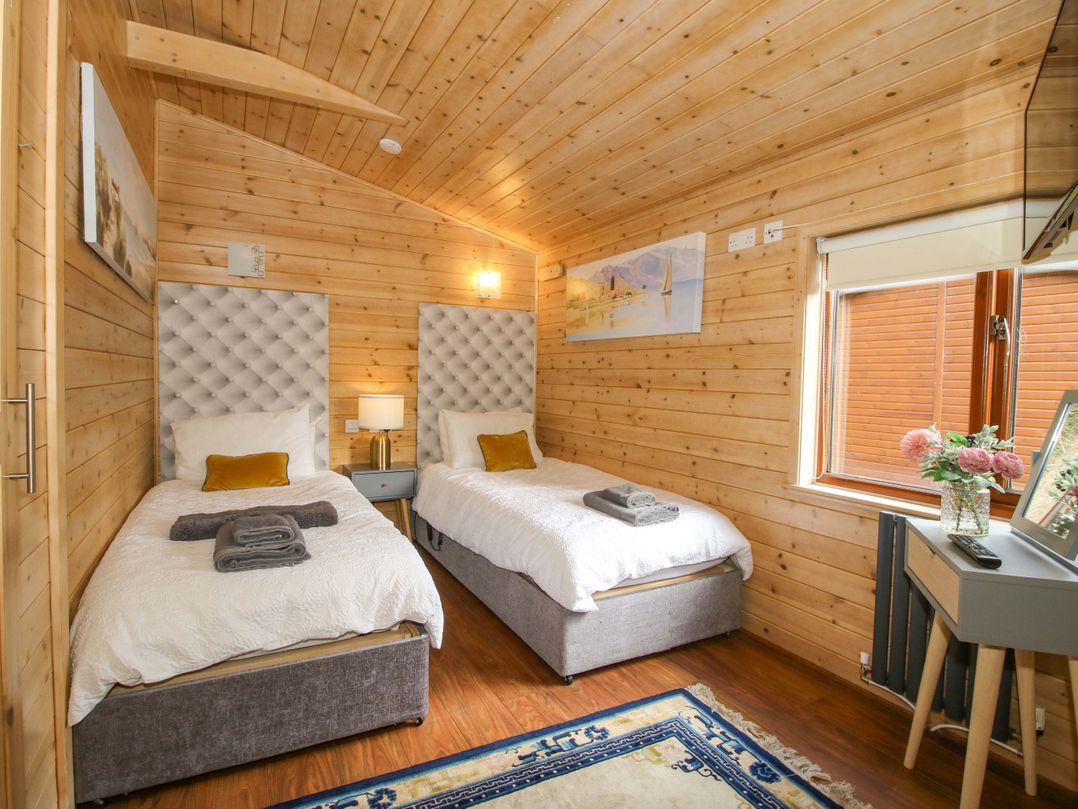 No.14 Astbury Falls Luxury Retreat