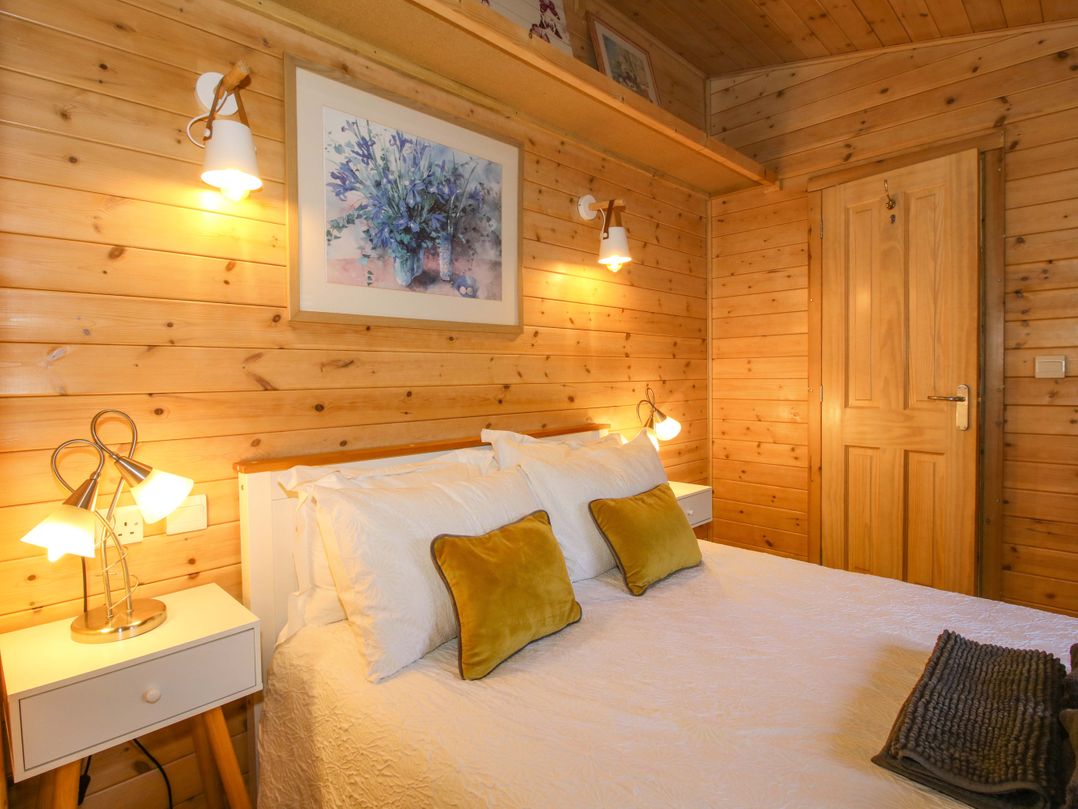 No.14 Astbury Falls Luxury Retreat