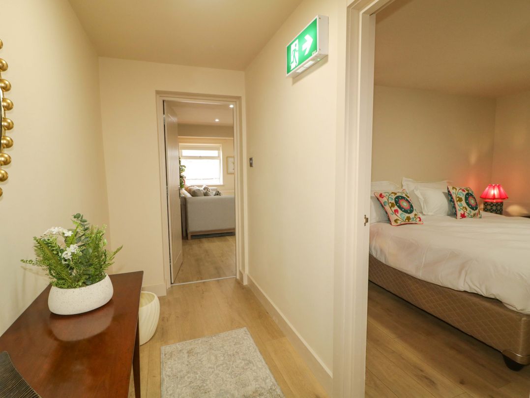 Suite 33A