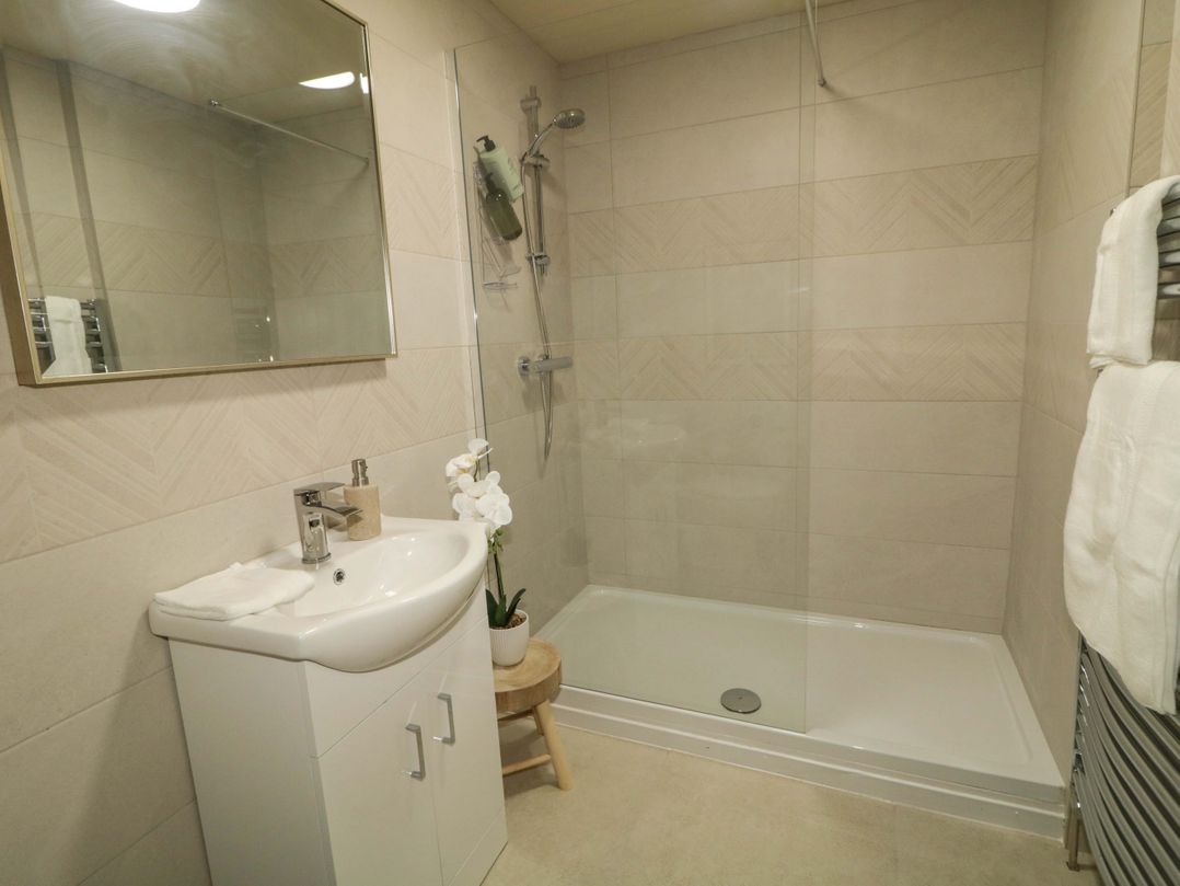 Suite 33A