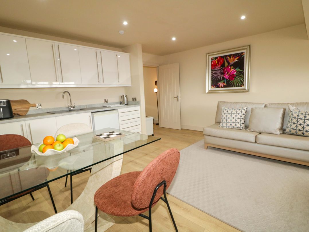 Suite 33B