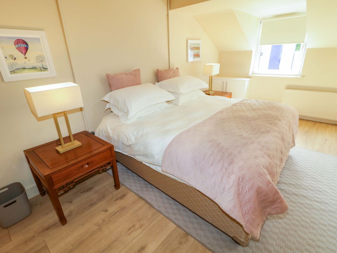 Suite 33B